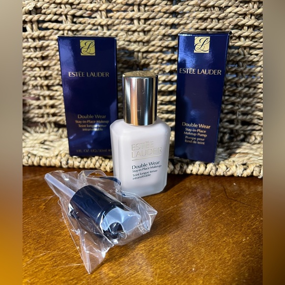 NEW Estee Lauder Double Wear Stay in Place Foundation with pump 1C0 Shell - Picture 2 of 7